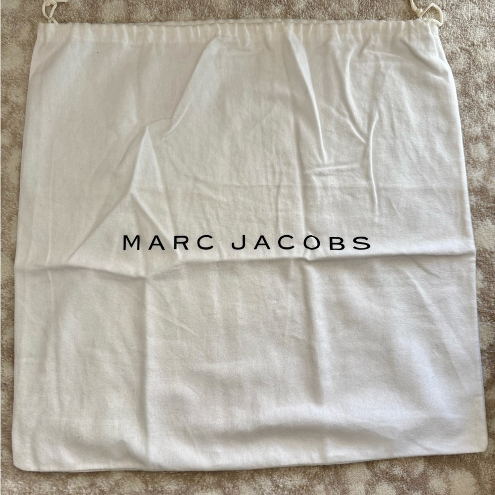 MARC JACOBS Black Quilted Calfskin Leather Banana Hobo Bag - Picture 10 of 15